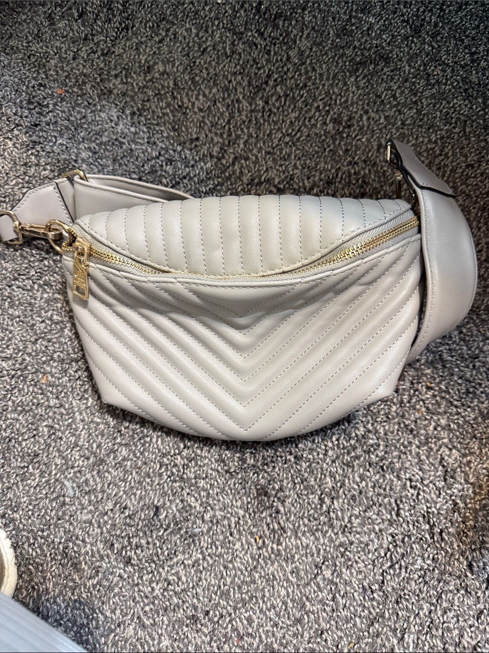 Steve Madden Quilted wLight Gray Leather Crossbody Belt Bag